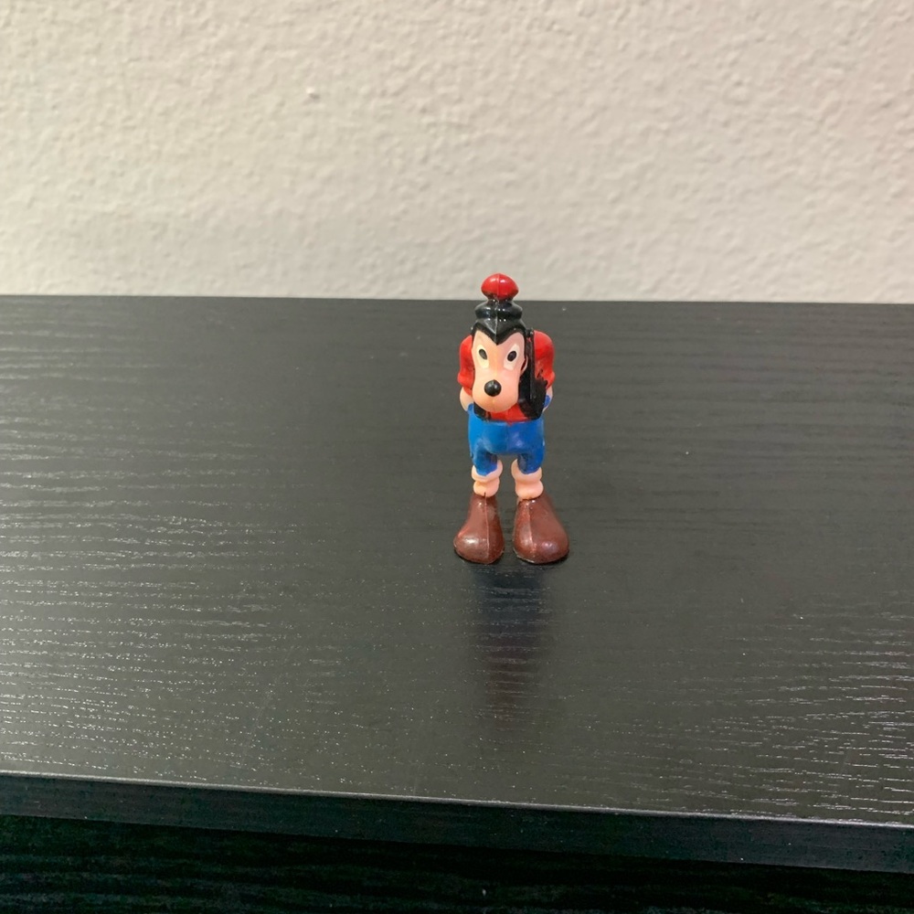VINTAGE 1960'S MARX WALT DISNEY GOOFY 2.75" PLASTIC BOBBLE HEAD